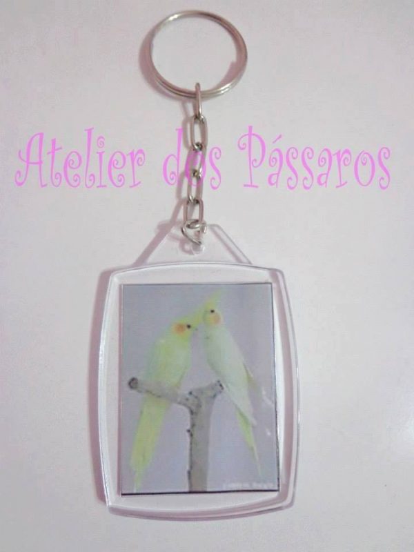 Chaveiro de Acrílico - Casal de Calopsitas Lutino